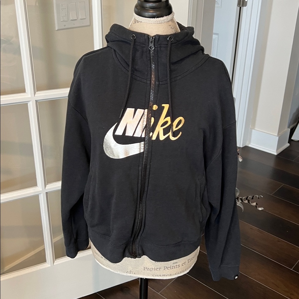 Ladies. Nike zip up hoodie.